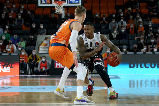 功勋队长 功勋队长