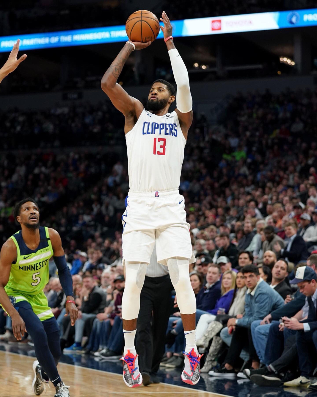 迫使赛场上 迫使赛场上